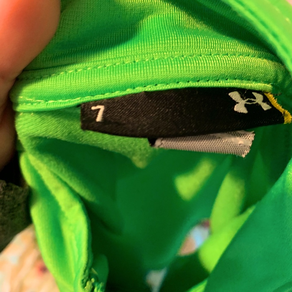 Boys size 7 under armor zip up